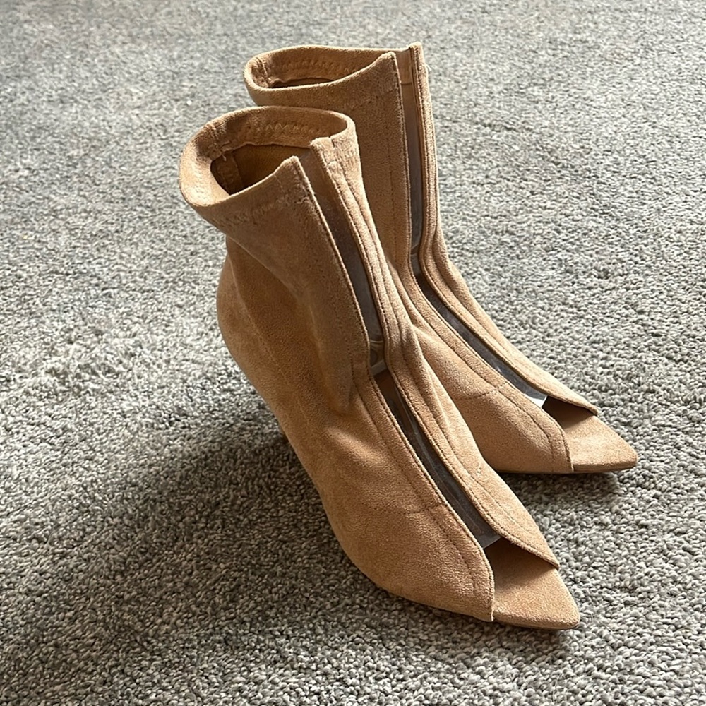 Fashion nova nude heels